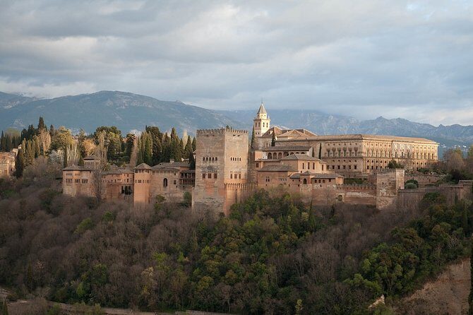Alhambra: Complete Guided Tour with Nasrid Palaces Tickets - Stop 4: Palace of Carlos V (Only 10 Minutes, but a Cool Contrast)