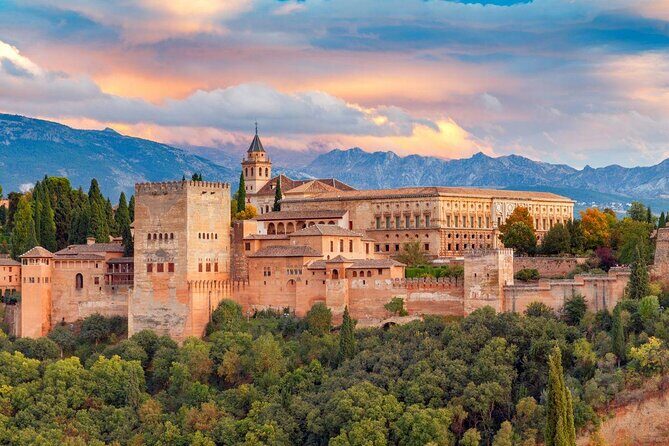 Alhambra Day or Night Private Tour - Key things you’ll notice on this Alhambra tour