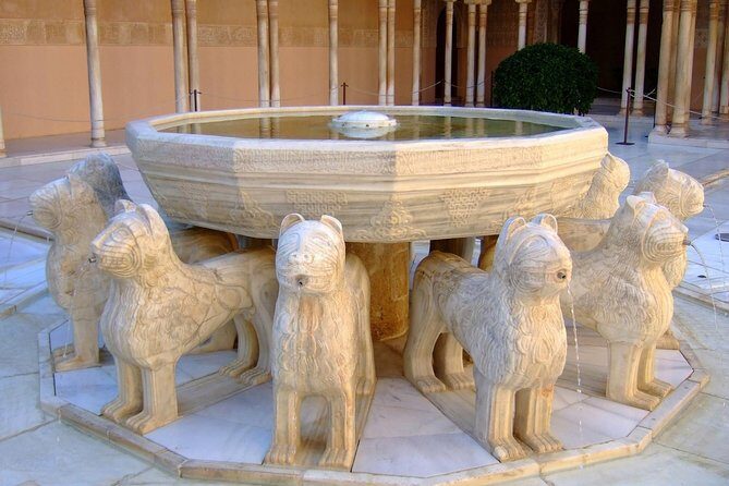 Alhambra daytime visit (8 people) - Key things to know before you go
