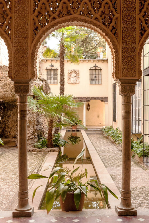 Alhambra & Nasrid Palace: Private Tour with Tickets - Logistics that make or break your Alhambra day