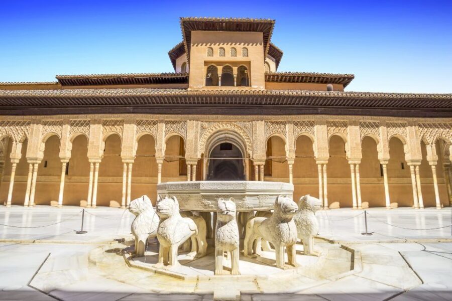 Alhambra, Nasrid Palaces, and Generalife 3-Hour Guided Tour - Starting at the Welcome Visitor Center (and Finding Your Group)