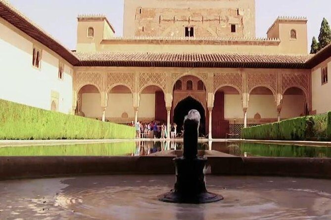 Alhambra Private/Small Group Tour & Nasrid Palaces Skip the Line - Group Size, Language, and Your Personal Comfort