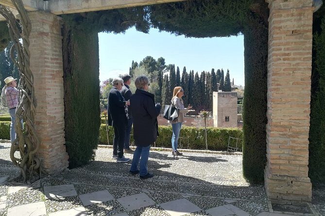 Alhambra Private Tour and Skip the Line Ticket and Official Guide - Short stops that add depth: Palacio El Partal and Alcazaba