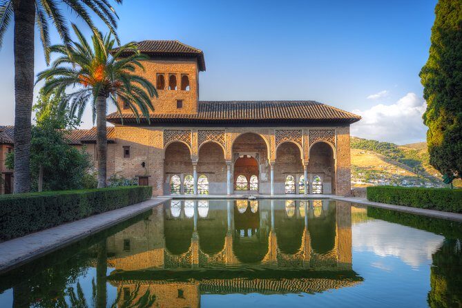 Alhambra Ticket and Guided Tour with Nasrid Palaces - Skip-the-line entry: the real time saver