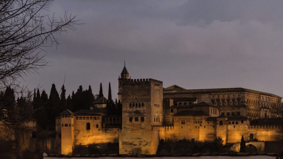 Alhambra: Tour Leyendas de la Alhambra - Key points before you go