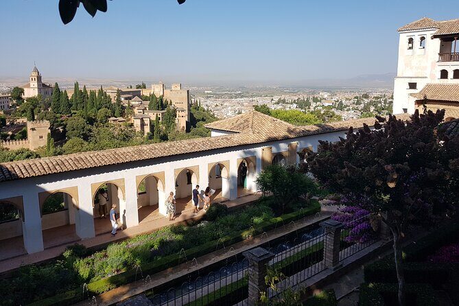 Alhambra Unique Experience: Private visit with official guide - Who this Alhambra experience fits best