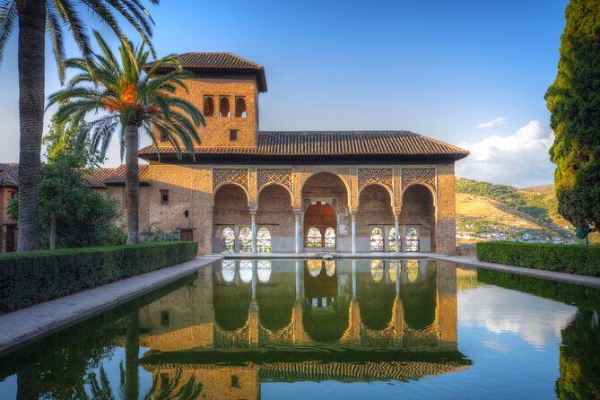 Complete Private Tour of Alhambra with Nasrid Palaces - Stop 1: The Alhambra Proper and the Monumental Complex Overview
