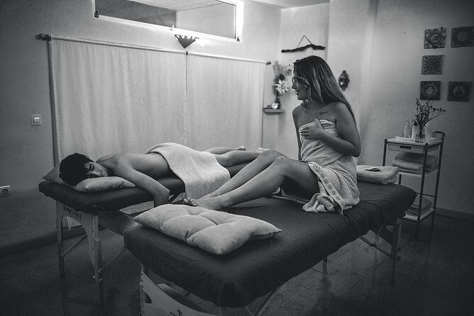 Couple Massage: 1 hour - One Stop, Big Payoff: MasVital in Granada