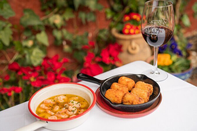 Dinner on a terrace in the Albayzin and a live flamenco show - Why Jardines de Zoraya works for a Granada flamenco night