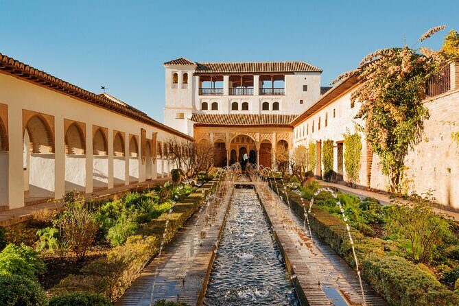 Exclusive Private Alhambra Tour with a Historian - Why this private historian tour works so well