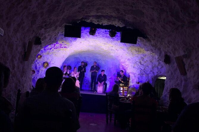 Flamenco Show in a Cave Restaurant in Granada - Getting there and leaving: Albaycín is close, but it can be tricky