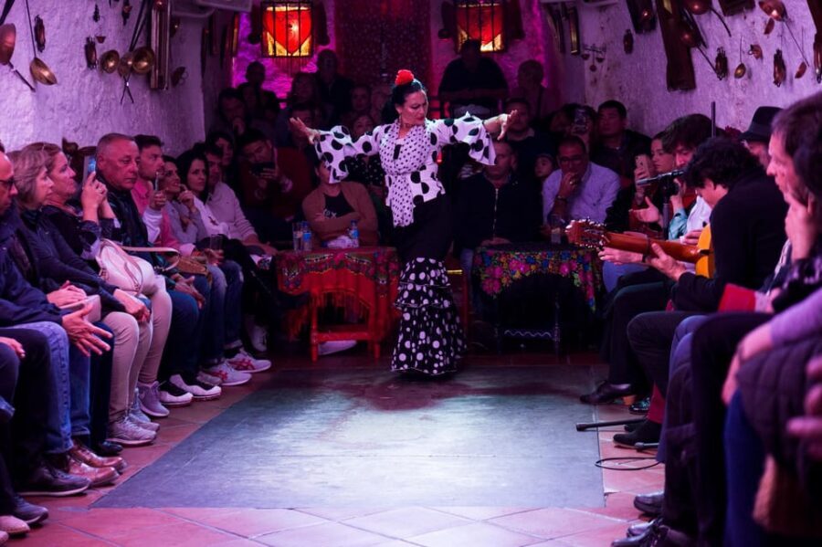 Flamenco Show: Zambra in Cuevas del Sacromonte - Zambra in Cuevas del Sacromonte: why this style matters