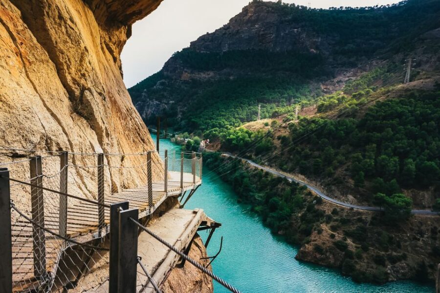 From Granada: Caminito Del Rey Day Trip - Walking 7 km at real height: what it feels like on the Caminito del Rey