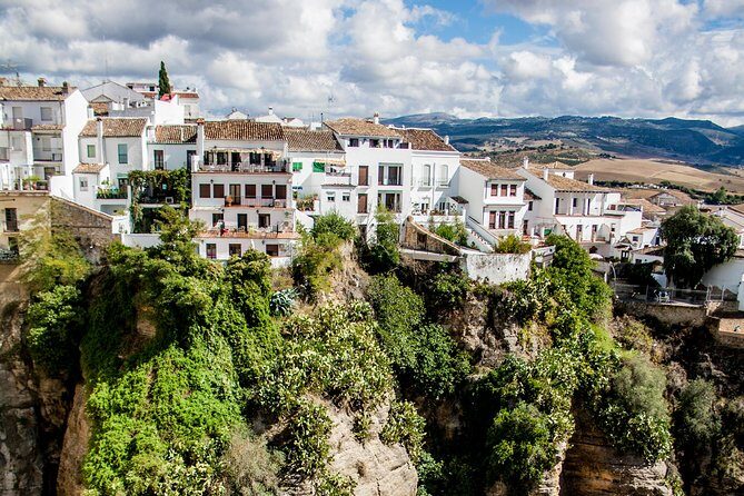 From Granada: Premium Ronda Trip & Guided Highlights Experience - Guide impact in small groups: Tanya, Dascha, Carlos, Jema, Gonzalo