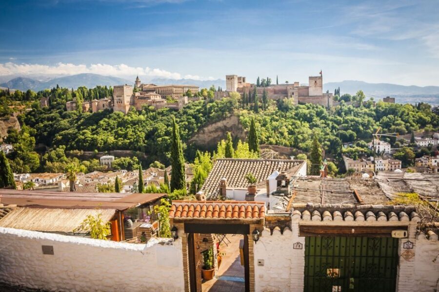 Granada: 2hour Tour of The Albaicín & Sacromonte Premium - Price and Value: What $22 Buys You in Granada