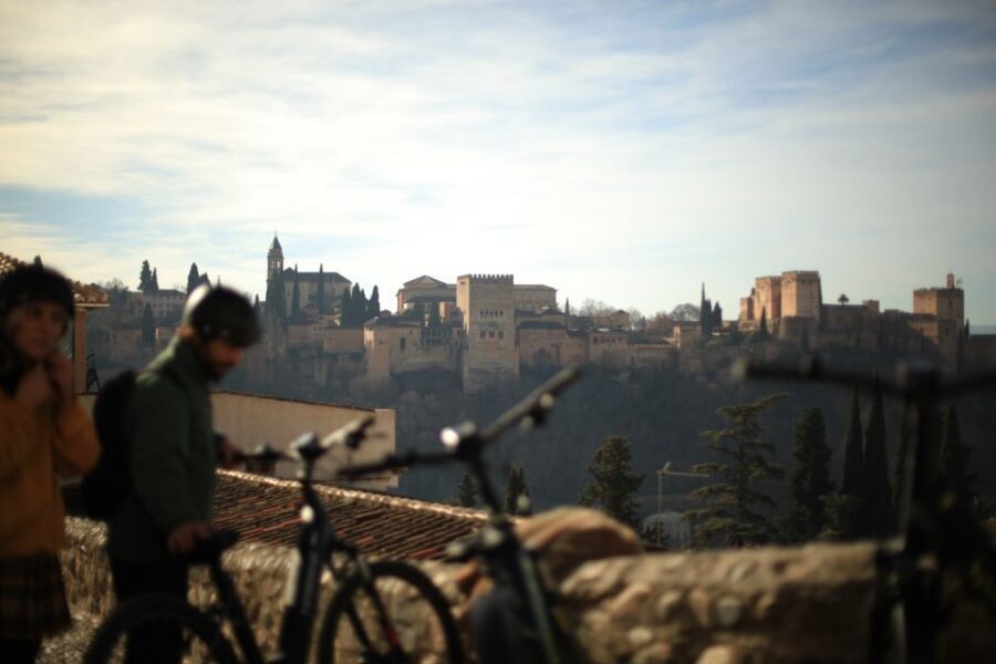 Granada: Albaicin and Sacromonte E-Bike Tour - Sacromonte: Flamenco Hills, Cave Houses, and the Local Side