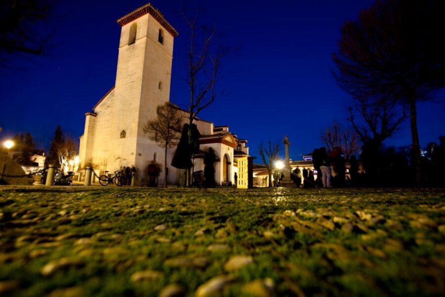 Granada: Albaicin and Sacromonte Evening Walking Tour - Why this Granada night walk works so well