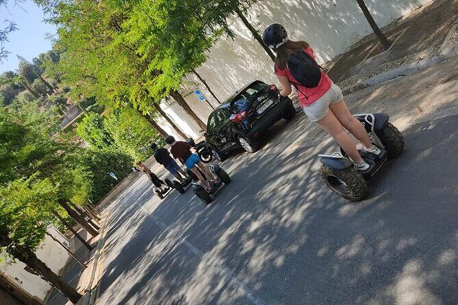 Granada: Albaicin and Sacromonte Segway Tour - Sacromonte: viewpoint time and cave-home atmosphere