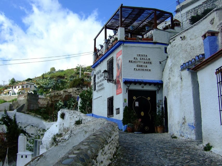 Granada: Albaicín, Sacromonte & Museum of Caves Walking Tour - Sacromonte Cave Museum: the stop that makes everything click