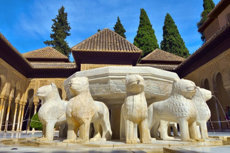 Granada: Alhambra and Nasrid Palaces Private Guide Tour - Why This Private Alhambra Tour Feels Different Than a Group