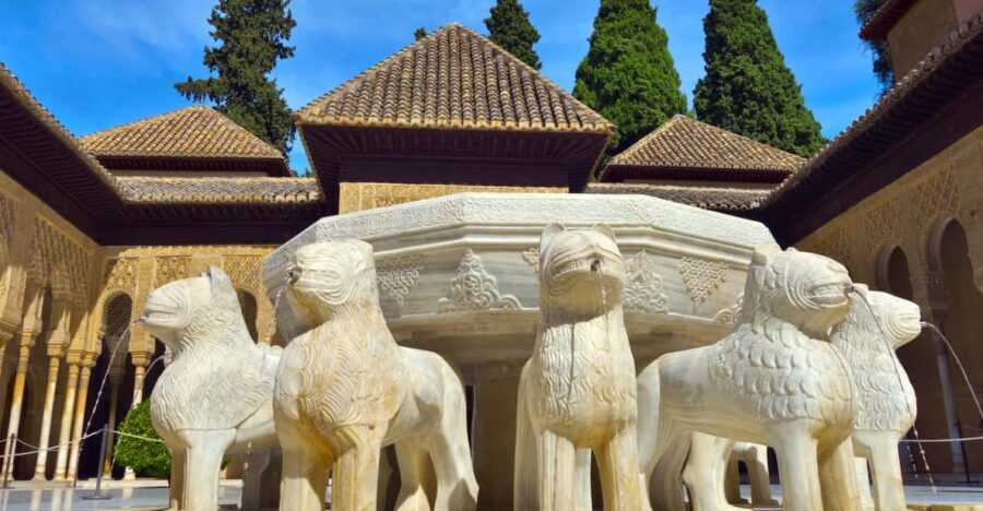 Granada: Alhambra and Nasrid Palaces Private Guide Tour - Alcazaba First: Best Views and Fast City Orientation