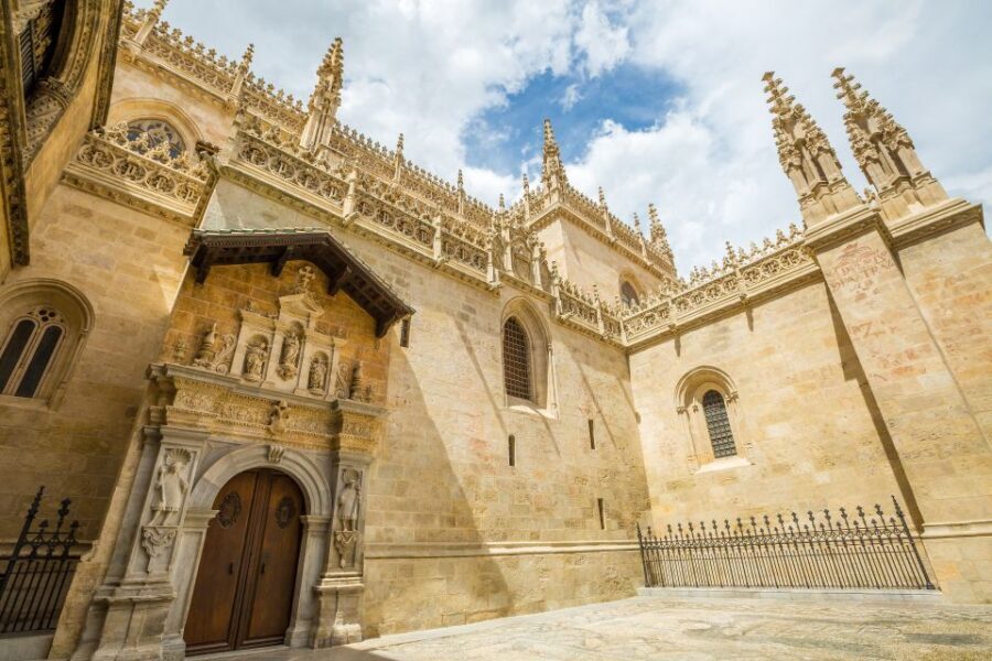 Granada: Alhambra, Cathedral & Royal Chapel Tour w/ Tickets - How Two Civilizations Feel Side-by-Side in 5 Hours