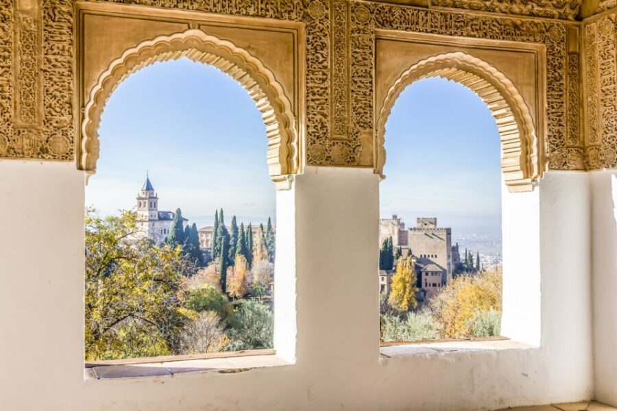 Granada: Alhambra Gardens, Generalife & Alcazaba Guided Tour - Generalife Palace and High Gardens: where the stories turn into scenery