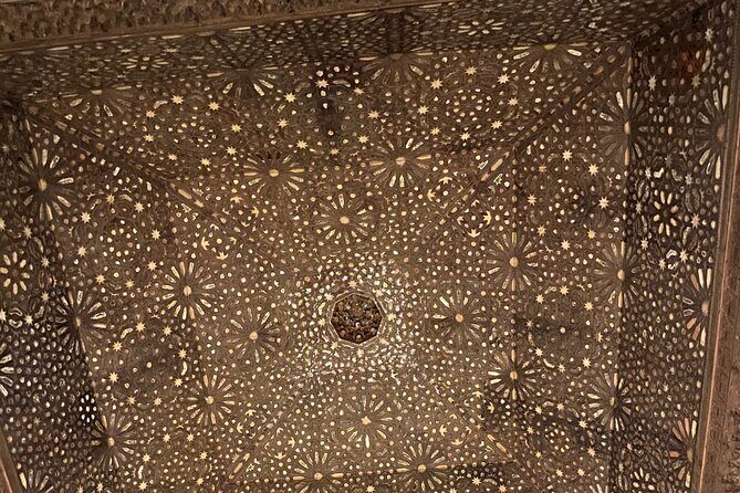 Granada Alhambra Group Tour includes Nazaries Palaces - Stop 3: La Alhambra / Alcazaba—royal guard headquarters and fortress views