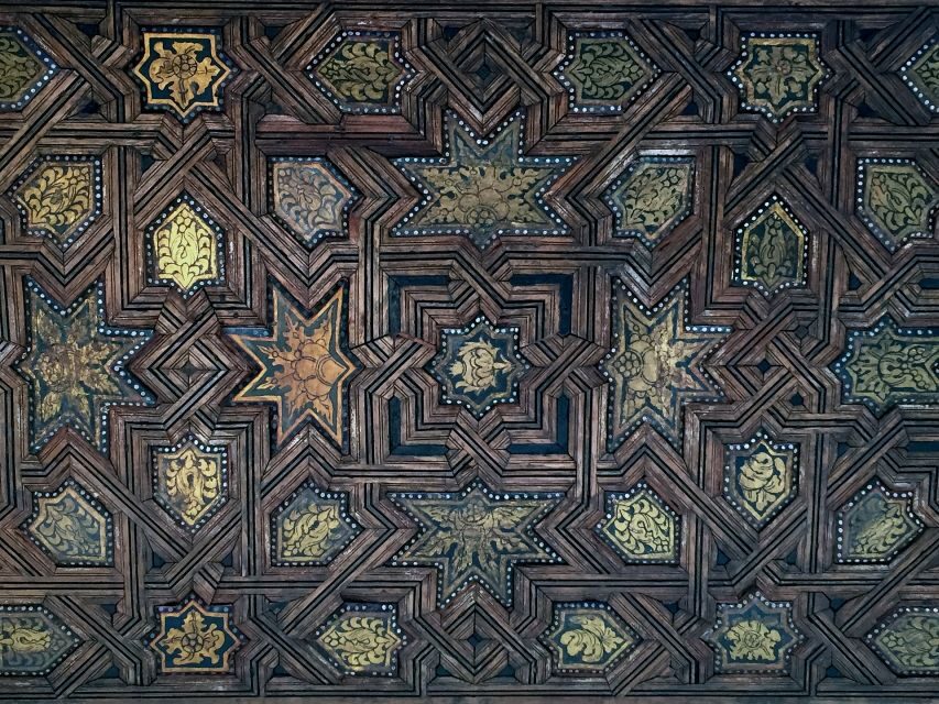 Granada: Alhambra Guided Tour w/ Nasrid Palaces & City Pass - Generalife, Alcazaba, and Palacio de Carlos V: the “between-the-headliners” stops