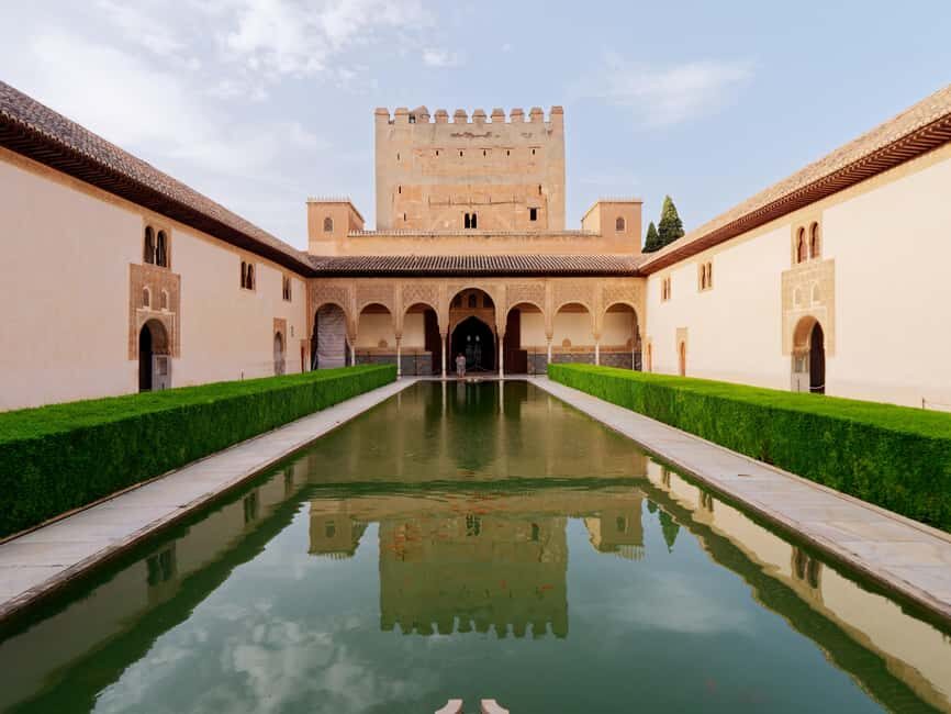 Granada: Alhambra Guided Tour with Nasrid Palaces & Gardens - Nasrid Palaces: Where Story Meets Detail