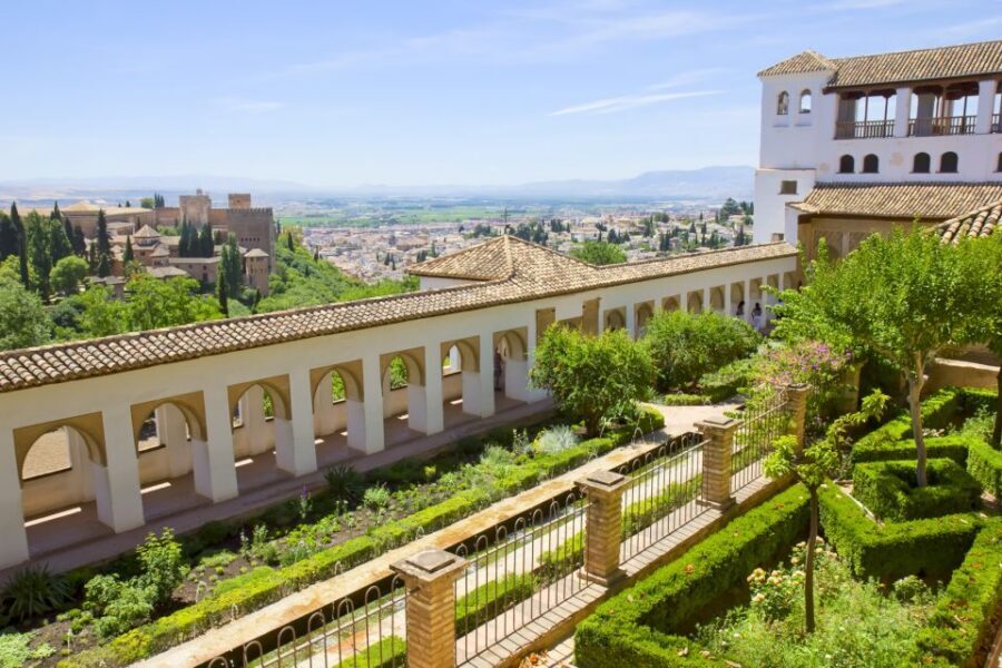 Granada: Alhambra Small Group Tour with Nasrid Palaces - Meeting at the Alhambra Access Pavilion and getting oriented fast