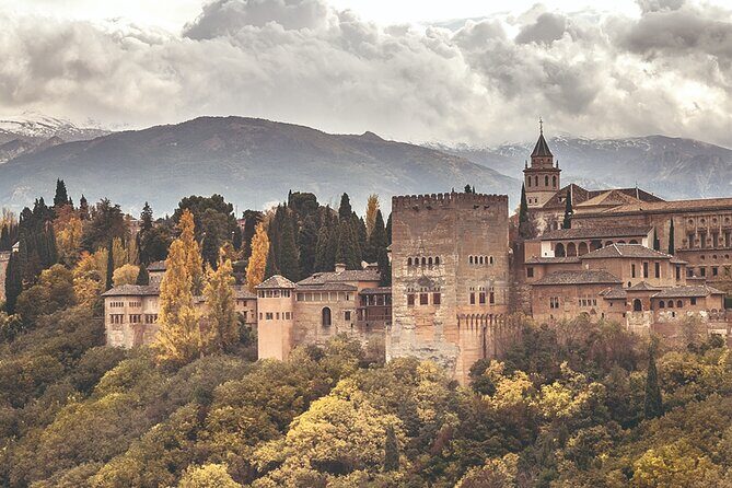 Granada: Alhambra tickets and other attractions - Sacromonte: caves and the neighborhood story
