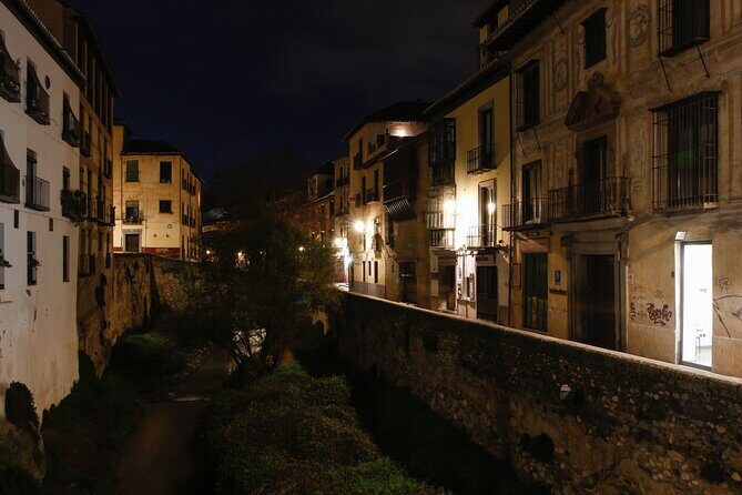 Granada: Ciudad oscura. - Why Granada at night makes this kind of tour click