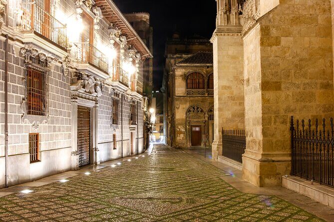 Granada: Ciudad oscura. - Real Chancillería: ghosts, history, and the night air