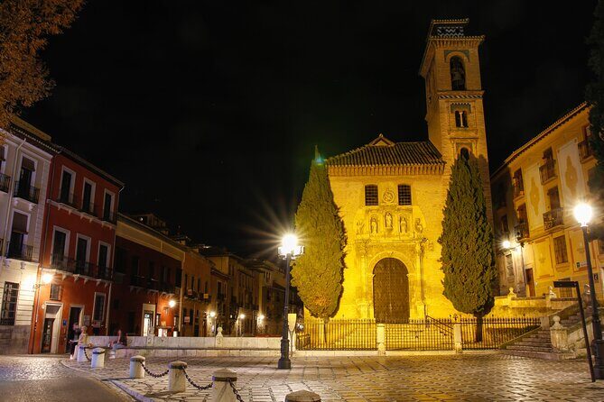 Granada: Ciudad oscura. - Mesones street and Diputación de Granada: the haunted-house payoff