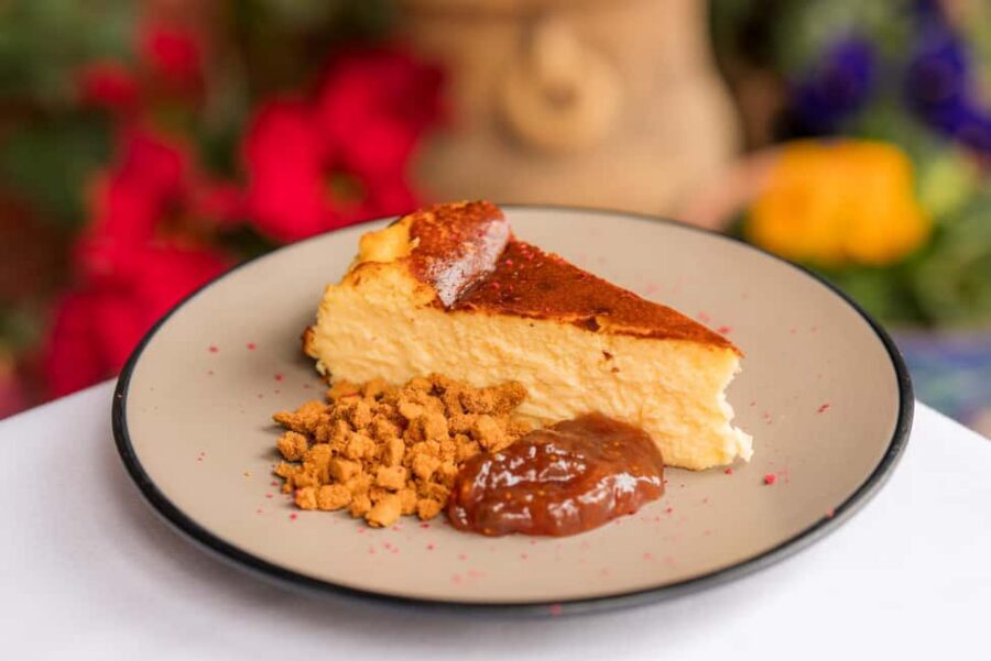 Granada: Flamenco Show with Dinner at Jardines de Zoraya - Price and value: why this ticket makes sense