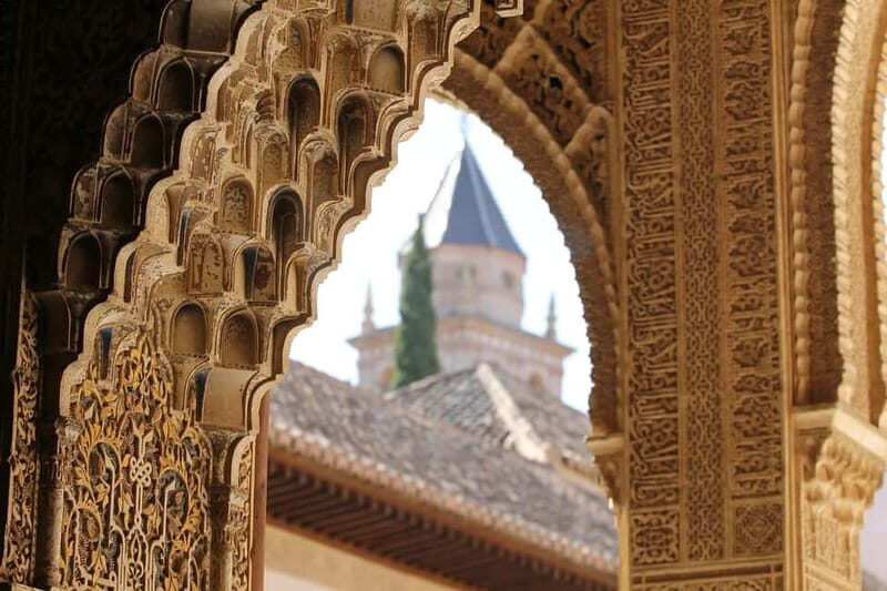 Granada: Gardens of the Alhambra and Generalife Regular Tour - Key Points at a Glance