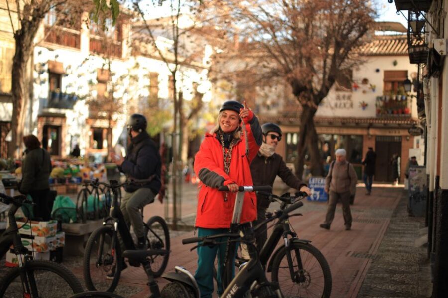 Granada: Highlights & Viewpoints eBike Tour with Tapas Break - Key things I’d circle before you book