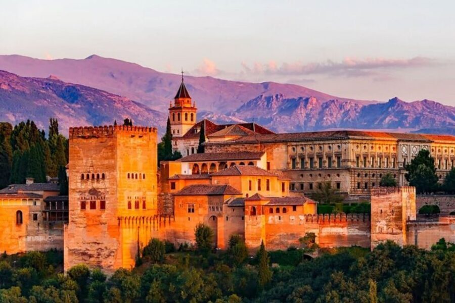 Granada: Private custom tour with a local guide - Why a private Granada walking guide makes the city feel doable