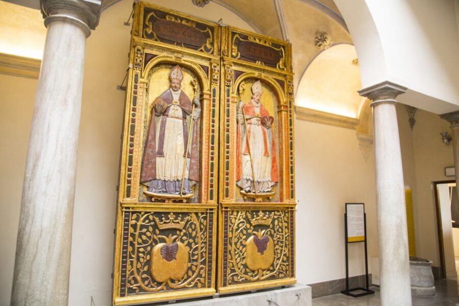 Granada: Royal Chapel and Historical Center Walking Tour - Alcaicería: an Arabic marketplace you can actually wander