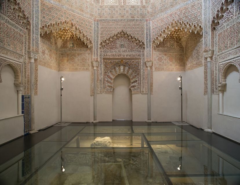 Granada: Royal Chapel and Historical Center Walking Tour - 1.5 hours in practice: what the short format gets right