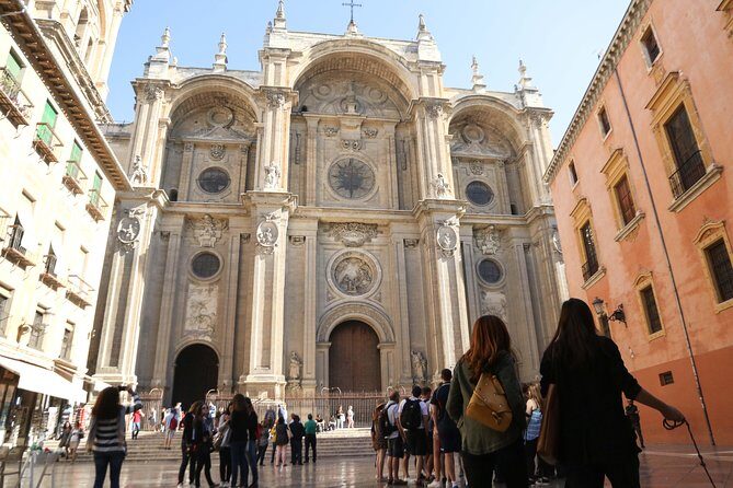 Granada Tapas and Wine Small Group Tour - Granada Old Town walking: what you’ll actually experience on the route