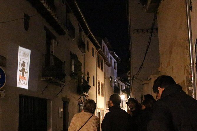 Guided tour Conspiracy in the Albaicín - Who should book Conspiracy in the Albaicín, and who might skip it