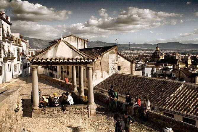 Jewish Tour in Granada - Why this tour feels different: more interpretation, less rummaging