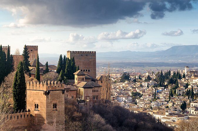 Private 3-hour Alhambra tour with tickets - Should you book this private Alhambra tour?