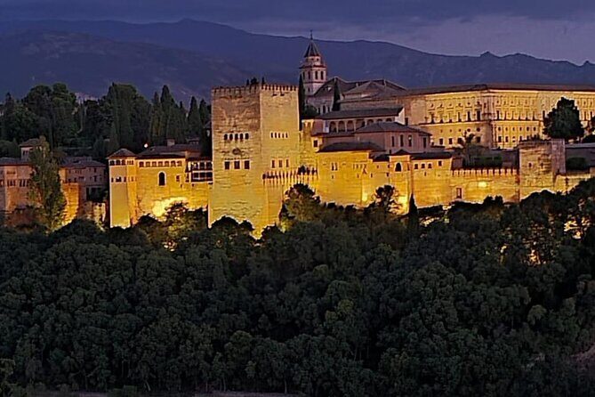 Private Night Tour of the Alhambra in Granada (includes tickets) - Why an Alhambra night tour feels different than daytime