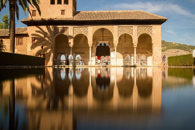 Private Tour Alhambra, Generalife and Nasrid Palaces - Where You Meet and How the Tour Ends
