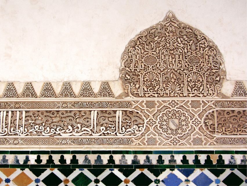 Private tour in all complete complex of Alhambra with ticket - Key highlights worth centering your plans on
