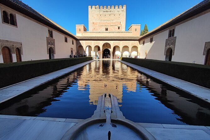 Private Tour of the Alhambra - Carlos V in 15 minutes: a quick contrast inside the same walls