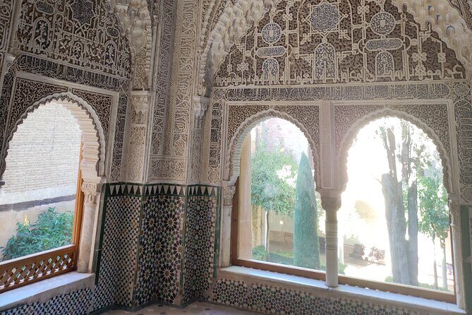 Private Tour of the Alhambra - Nasrid Palaces: Lions, Arrayans, and the court’s theater